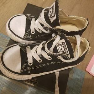 Converse toddler boys black low top
